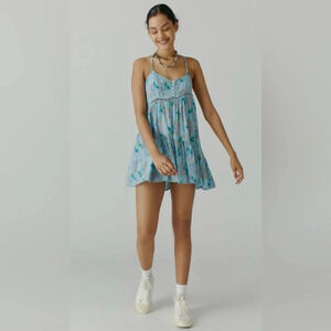 URBAN OUTFITTERS Georgia Tiered Floral Loose Strappy Back Dress Large